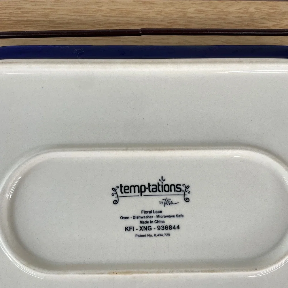Temp-tations by Tara Floral Lace Cobalt Blue Ceramic 2 qt Trivet with Metal Rack